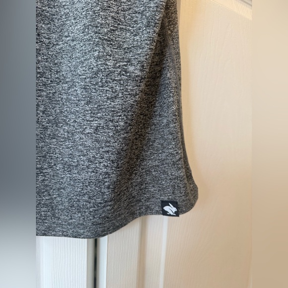 Rabbit running shirt womens size large - Picture 5 of 6